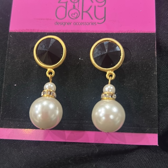 Jet Black Crystal with a Pearl Drop Earrings-Boutique-NWT - Picture 2 of 3